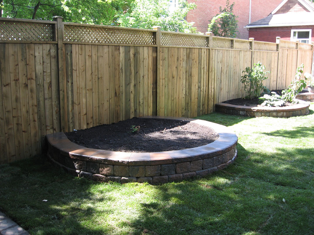 Toronto Fence Builder Wooden Fence Services in Toronto